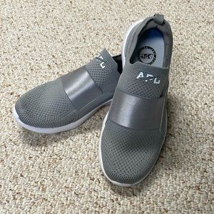 APL Techloom Bliss (Women’s) Cement/White